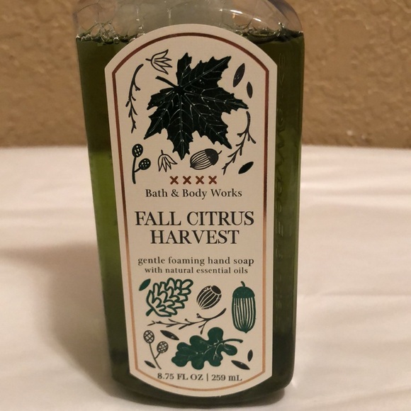NWT Bath & Body Works Fall Citrus Harvest Gentle Foaming Hand Soap. 8.75 ounces - Picture 2 of 4